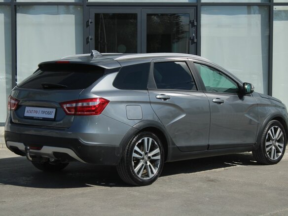 2018 Lada (ВАЗ) Vesta SW Cross I, серый, 895000 рублей - вид 4