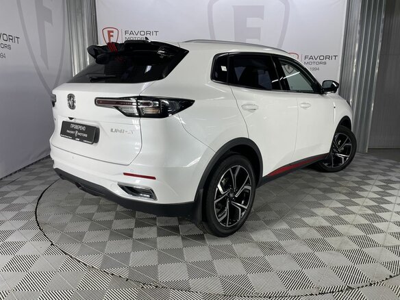 2024 Changan UNI-S I, белый, 2050000 рублей - вид 5