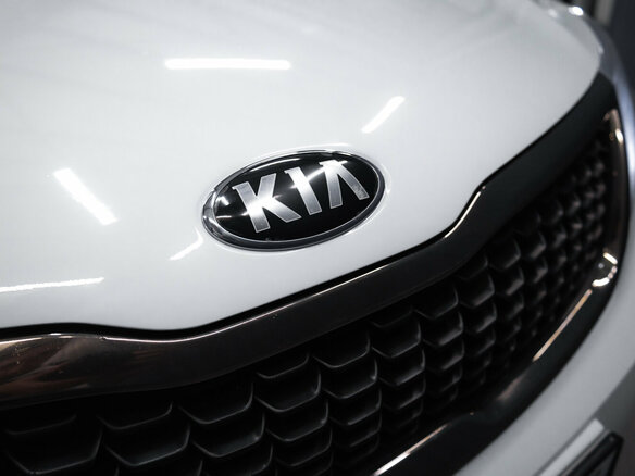 2015 Kia Rio III Рестайлинг, белый, 880000 рублей - вид 8