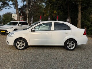 2010 Chevrolet Aveo I Рестайлинг, белый, 460000 рублей, вид 4