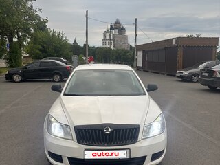 2011 Skoda Octavia II (A5) Рестайлинг, белый, 650000 рублей, вид 1