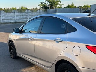 2011 Hyundai Solaris I, серебристый, 650000 рублей, вид 3