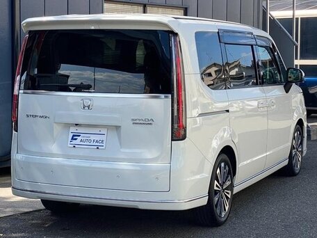 2023 Honda Stepwgn Spada VI, белый, 2310000 рублей, вид 4
