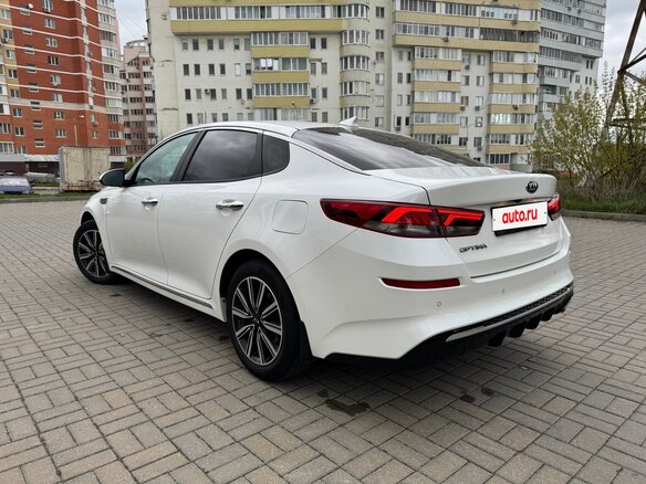 2019 Kia Optima IV Рестайлинг, белый, 2300000 рублей - вид 6