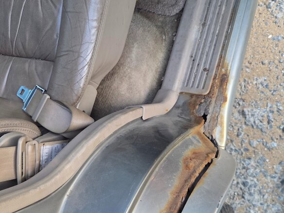 2000 Isuzu Trooper II, серый, 350000 рублей - вид 16