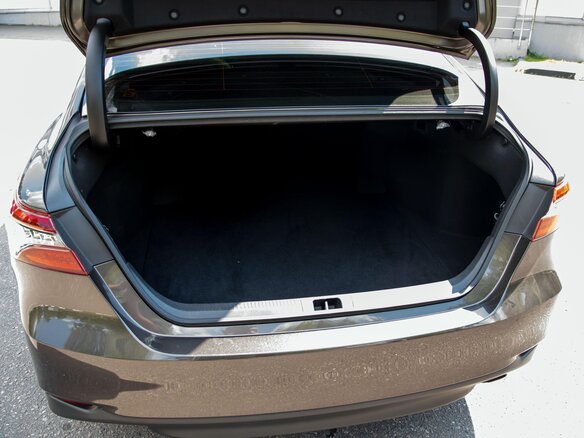 2022 Toyota Camry VIII (XV70) Рестайлинг, коричневый, 5600000 рублей - вид 19