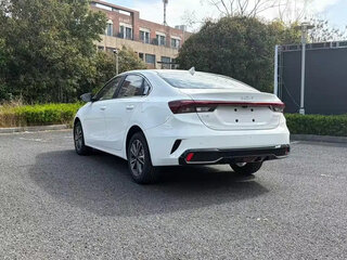 2024 Kia K3 II (China Market) Рестайлинг, белый, 1750000 рублей, вид 5