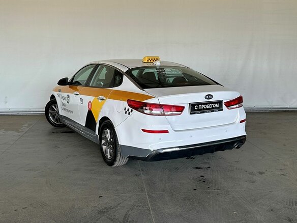 2019 Kia Optima IV Рестайлинг, белый - вид 3