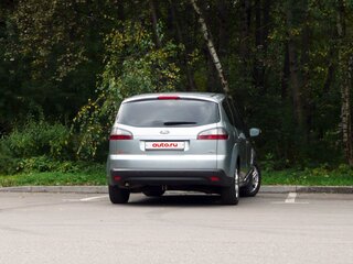 2008 Ford S-MAX I, серебристый, 930000 рублей, вид 5