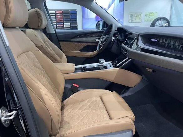 2026 Audi Q6 45 TFSI, чёрный, 7810000 рублей - вид 15