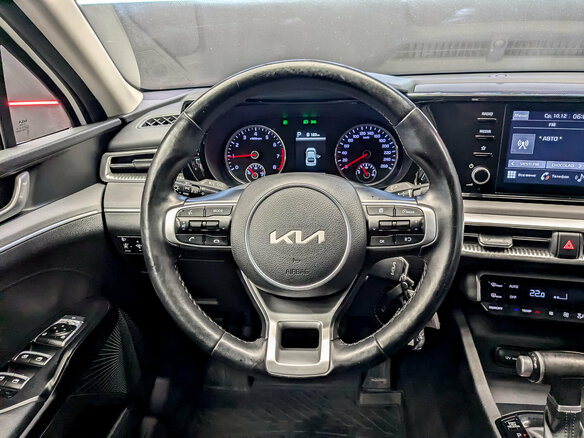2022 Kia K5 III, белый, 2425000 рублей - вид 20