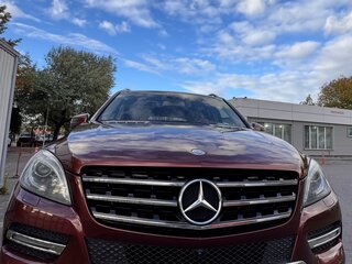 2014 Mercedes-Benz M-Класс 400 III (W166), красный, 2500000 рублей, вид 1