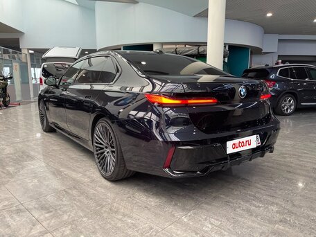 2023 BMW 7 серии 740d xDrive VII (G70), чёрный, 14000000 рублей, вид 5