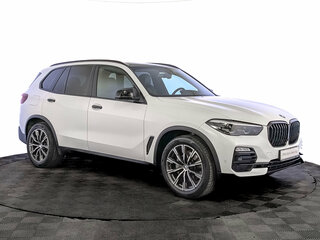 2021 BMW X5 40i IV (G05/G18), белый, 6480000 рублей, вид 3