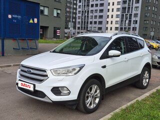 2018 Ford Kuga II Рестайлинг, белый, 1750000 рублей, вид 1