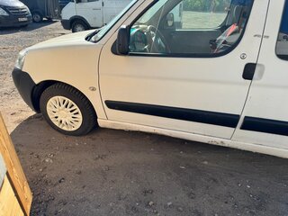 2011 Peugeot Partner I Рестайлинг, белый, 420000 рублей, вид 4