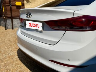 2018 Hyundai Elantra VI (AD), белый, 1100000 рублей, вид 3