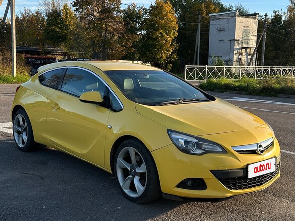2013 Opel Astra GTC J Рестайлинг, жёлтый, 810000 рублей - вид 1