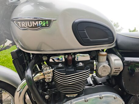 2019 Triumph Bonneville T120, серый, 940000 рублей, вид 5