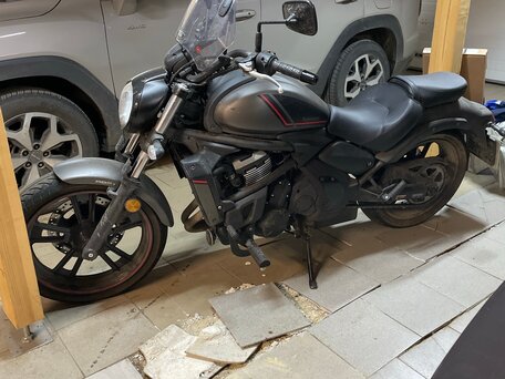 2021 Kawasaki EN650 Vulcan S, серый, 850000 рублей, вид 4