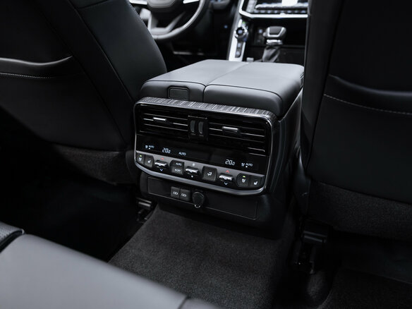 2026 Toyota Land Cruiser 300 Series, чёрный - вид 22