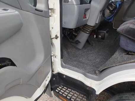 2013 Fuso (Mitsubishi) Canter, белый, 1900000 рублей, вид 5