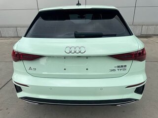 2023 Audi A3 Sportback 35 TFSI IV (8Y), зелёный, 2150000 рублей, вид 5