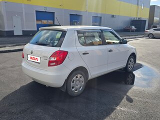2012 Skoda Fabia II Рестайлинг, белый, 750000 рублей, вид 4