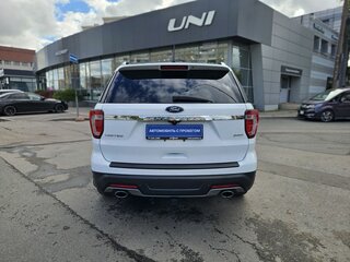 2018 Ford Explorer V Рестайлинг 2, белый, 2649000 рублей, вид 5