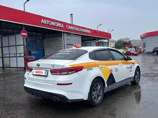 2019 Kia Optima IV Рестайлинг, белый, 850000 рублей, вид 5