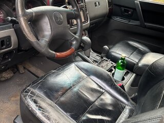 2001 Mitsubishi Montero III, серебристый, 750000 рублей, вид 2