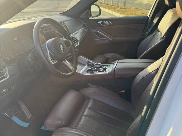 2020 BMW X6 40i III (G06), белый, 8000000 рублей - вид 6