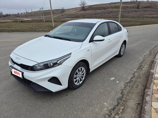 2022 Kia Cerato IV Рестайлинг, белый, 2000000 рублей, вид 1
