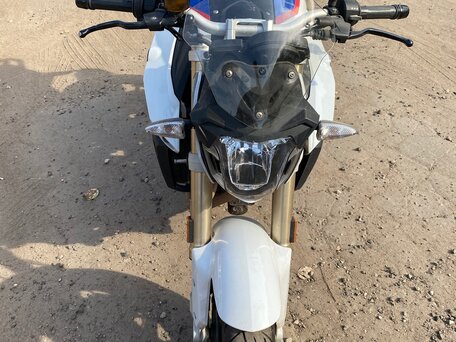 2018 BMW F 800 R, белый, 690000 рублей, вид 2