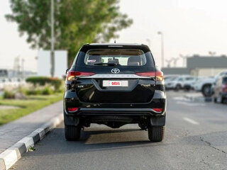2026 Toyota Fortuner II Рестайлинг, чёрный, 4920000 рублей, вид 4