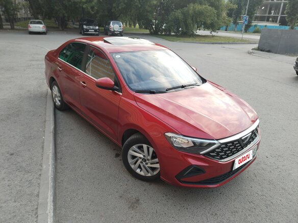 2023 Jetta VA3, красный, 1300000 рублей - вид 4