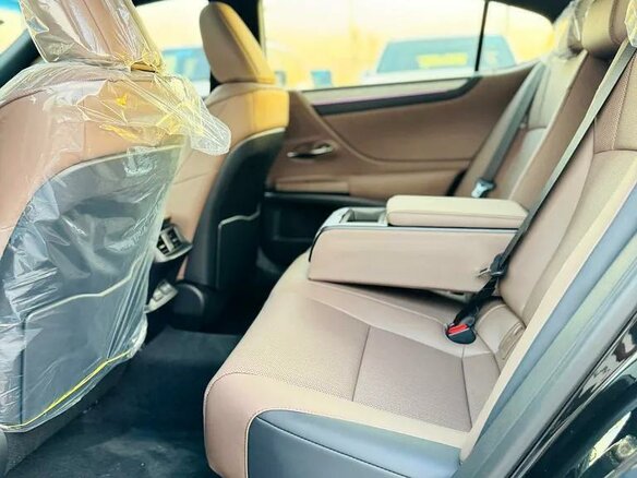 2025 Lexus ES 200 VII Рестайлинг 2, белый, 5690000 рублей - вид 8