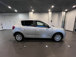 2017 Renault Sandero II, серый, 879000 рублей, вид 2