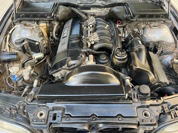1998 BMW 5 серии 523i IV (E39), серебристый, 650000 рублей - вид 30