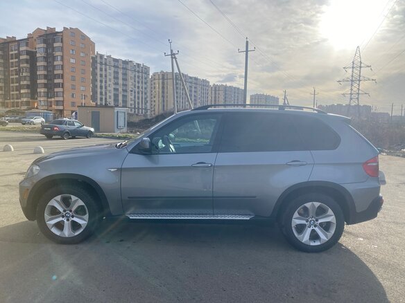 2007 BMW X5 48i II (E70), серый, 1380000 рублей - вид 2