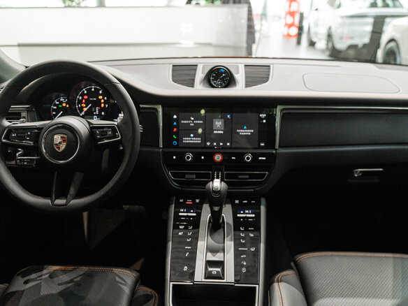 2025 Porsche Macan I Рестайлинг 2, оранжевый - вид 6