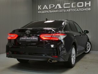 2020 Toyota Camry VIII (XV70), чёрный, 3049000 рублей, вид 2