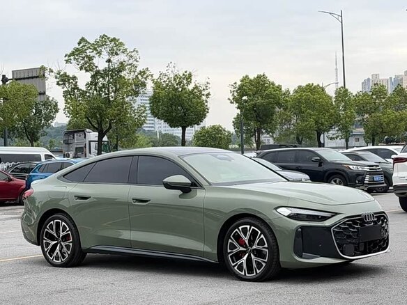 2025 Audi A5 L Sportback III (B10), зелёный, 4990750 рублей - вид 5