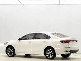 2022 Kia K3 II (China Market), белый, 1370000 рублей, вид 4