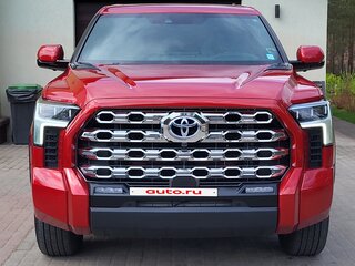 2023 Toyota Tundra CrewMax III, пурпурный, 8300000 рублей, вид 2