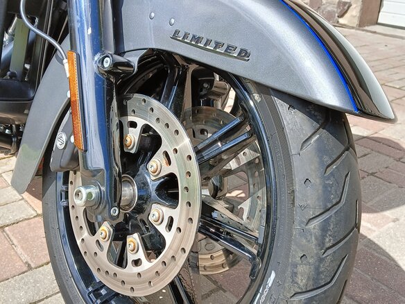 2021 Harley-Davidson Road Glide Limited, серый, 2299000 рублей - вид 18
