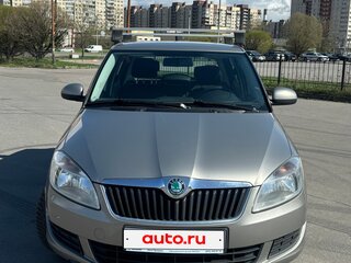 2011 Skoda Fabia II Рестайлинг, серый, 420000 рублей, вид 2