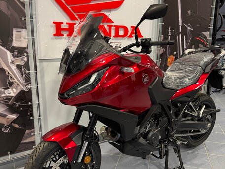 2023 Honda NT1100, красный, 1999900 рублей, вид 5