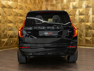 2026 Volvo XC90 B6 II Рестайлинг 2, чёрный, 9840000 рублей, вид 4