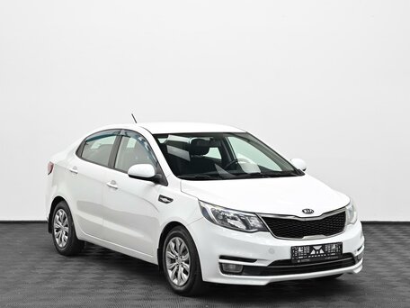 2017 Kia Rio III Рестайлинг, белый, 799000 рублей, вид 1